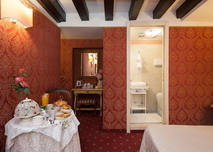 Ca' Della Loggia 3* Velence