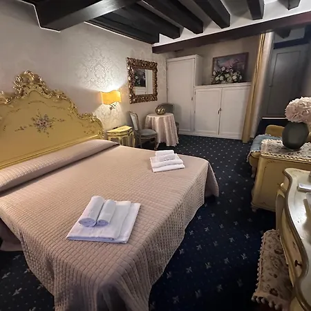 Bed & Breakfast Ca' Della Loggia 4*