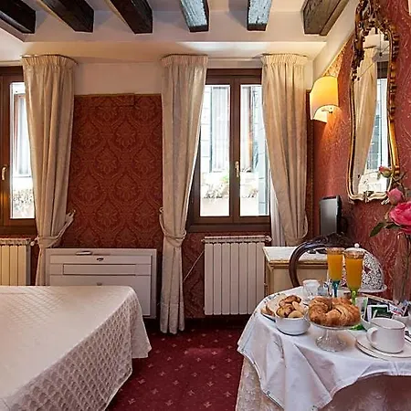 Bed & Breakfast Ca' Della Loggia 4*