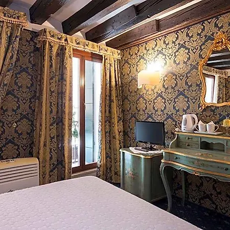 Ca' Della Loggia Bed & Breakfast