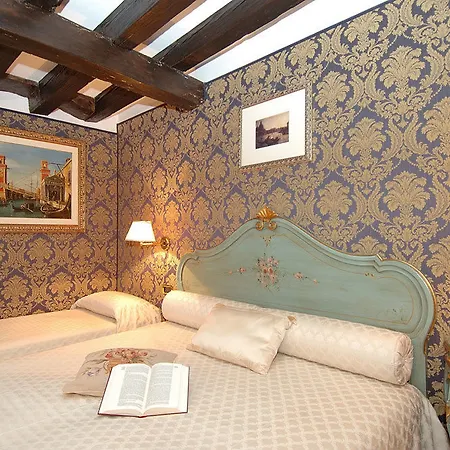 Ca' Della Loggia 4* Velence