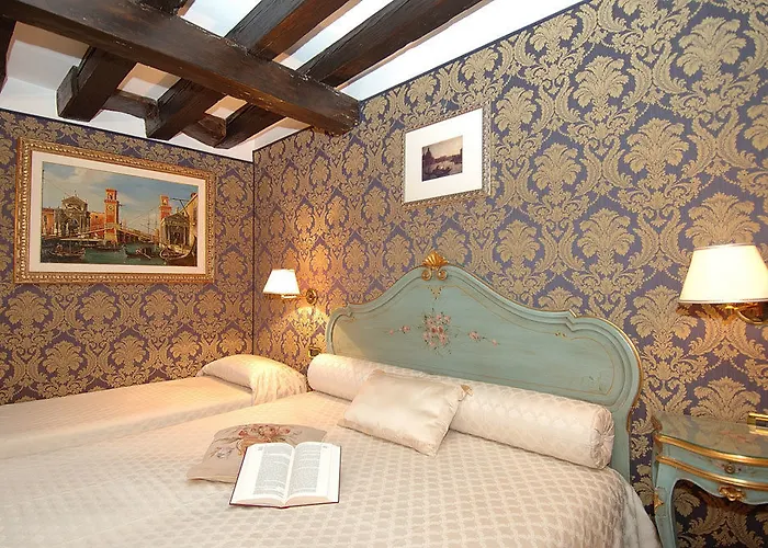 Ca' Della Loggia 3* Venezia